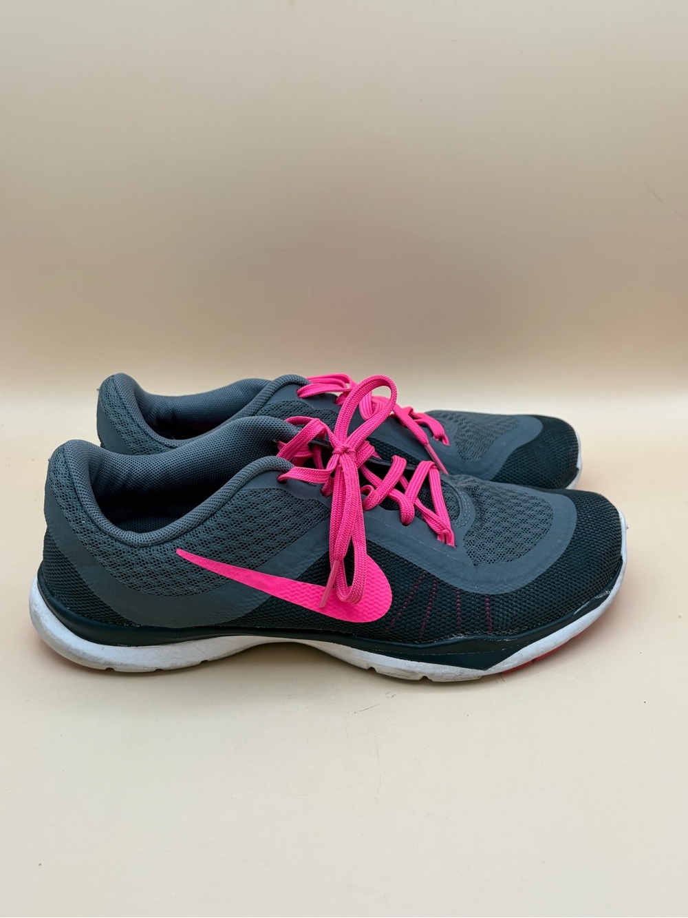 Nike Training Flex TR6 Women’s Size 7.5 Shoes - Gray / Black/ Pink